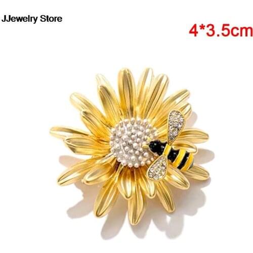 Daisy Flower Bee Enamel Pin Girls Small Scarf Clip Jewelry Clothes Brooch Pins Flower Sweart Suit Brooches Accessories