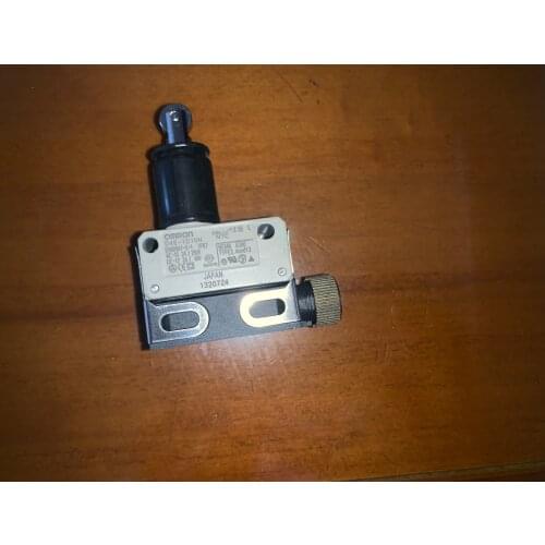 Travel switch D4E-1A20N D4E-2A20N D4E-1A21N injection molding machine lathe original small seal open