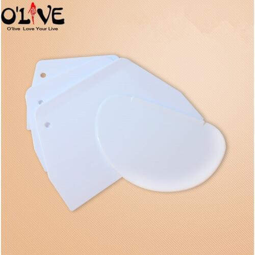 Plastic Dough Knife Icing Fondant Scraper Plain Smooth Cake Paddle Cake Spatulas Baking Pastry Tools Cream Smooth Cake tool D5