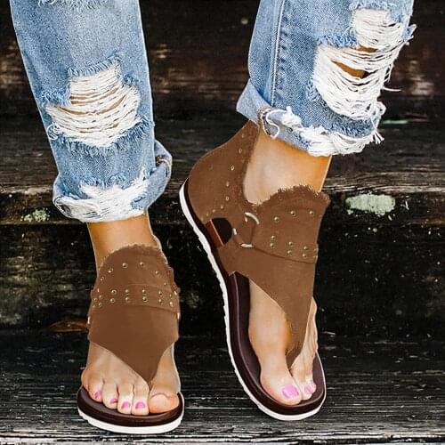 2021 New Summer Roman Flat Sandals Large Size Rhinestone Solid Color Studded Shoes Beach Clip Toe Flat Sandals Beach Shoe