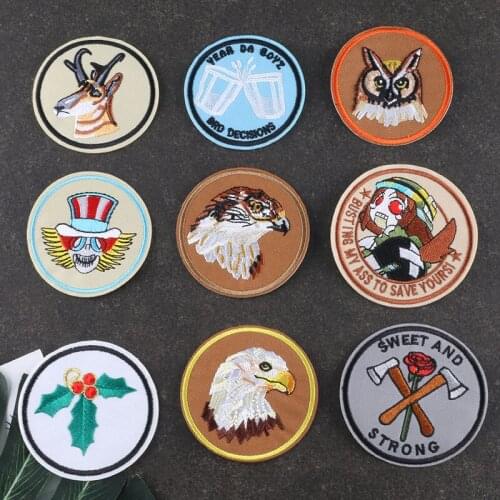 Round Embroidery Badges Iron on Birds Patches Axe Cloth Emblem Eagle Thermo Sticker Fashion Patches for Men Bags Shoes Appliques
