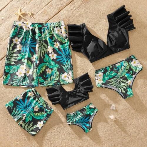 PatPat New Summer Family Look Ruffle Decor Solid Top and Floral Print Shorts Matching Swimsuits