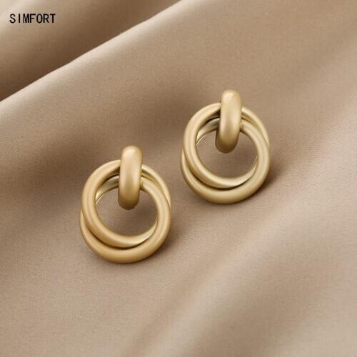 Womens 925 Silver Pin Earing Golden Matte Geometric Circle Fashion Elegant Simple Personality Alloy Decoration Jewelry Gift