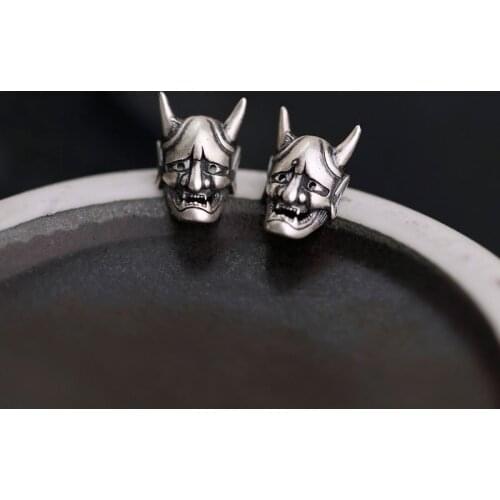 Vintage Ghost Skull Stud Earrings Motorcycle Party Punk Earrings Biker Men Jewelry Ox Horn Mask Earrings Jewelry Accessories