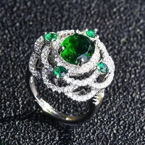 Fashion Luxury Green Crystal Emerald Gemstones Rings for Women White Gold Color Jewelry Bijoux Party Accessories Wedding Gifts