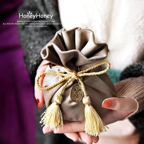 20pcs/lot Knight Silver Wedding Candy Gift Bags With Tassel Chocolate Package Bag Wedding Christmas Velvet Drawstring Candy Bag