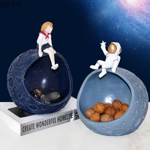 Cartoon Astronaut Cute Trays Decorative Fruits Basket Cosmonaut Character Resin Storage Ornaments Jewelry Dish Home Decor Modern