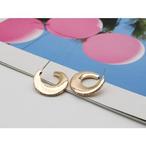 Zinc Alloy Earrings For Women Crystal Glass Stones Gold Irregular Ear Ring Amazing Twist Effect Smooth Fashion Cute Items 202181