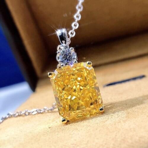 925 Silver 10*12MM Topaz Ice Flower Cut Pendant Necklace Womens European and American Water Wave Chain