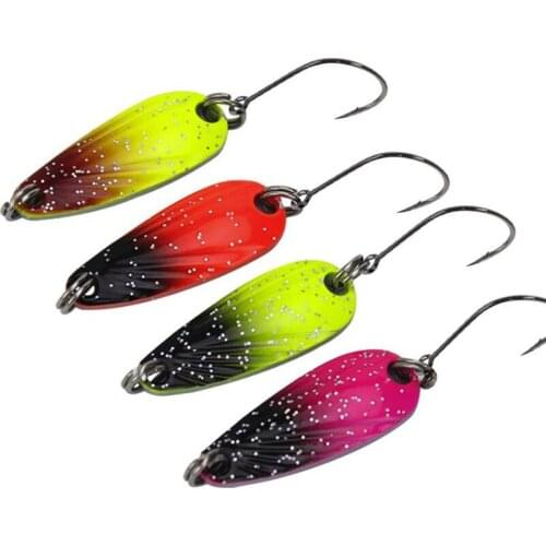 DYGYGYFZ 4pcs/set Luya Bait Set 3cm/ 3g Colorful Horse Sequin Set Spoon Type / Shell Single Hook Fishs Tinplate Lure