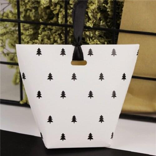50pcs/lot New Kraft box Black Tree White Pillow Box Ribbon Bow Present Carton Gift DIY Boxes Pouch Wedding Party Supply