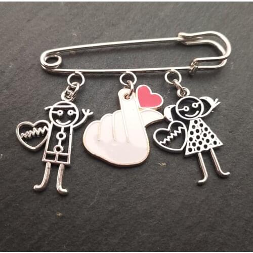 New Finger Heart Heart White Brooch Passionate Heart Couple Expressing Love Brooch Valentines Day Gift Jewelry