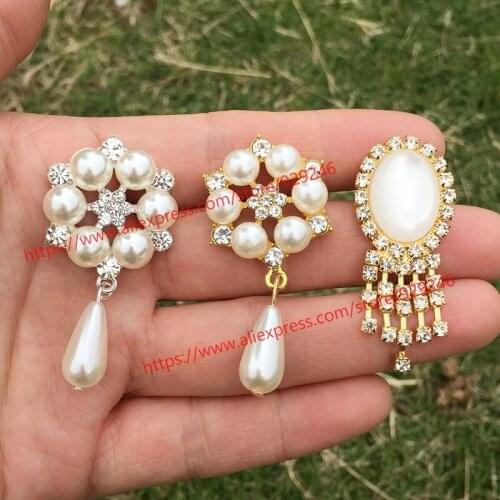 Cute pearl crystal button with tassel flower pearl gold button for garments decoration oval stone pin brooch for clothes dress