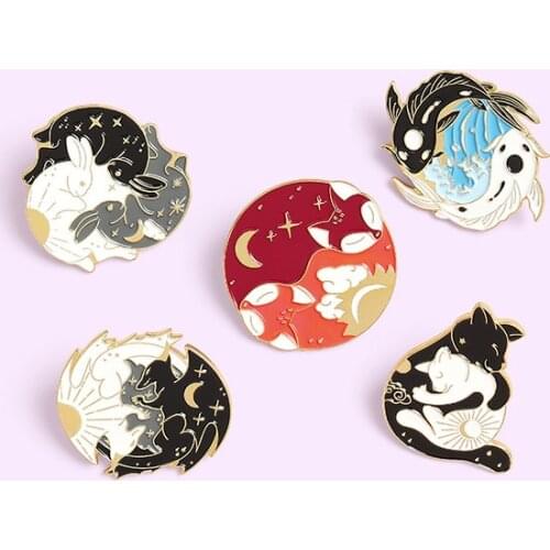 Creative Day and Night Tai Chi Fish Brooch Cute Rabbit Fox Cat Enamel Brooch Fashion Couple Friends Lapel Backpack Jewelry Gift