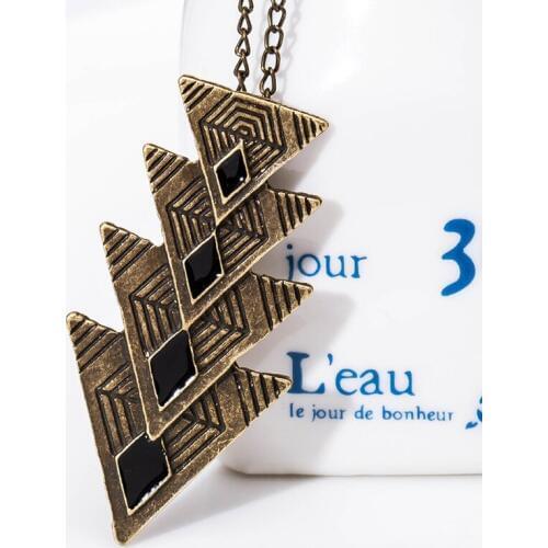 4 Sizes Metallic Triangle Connecting Pink Blue Black Pendant Vintage Bronze Necklace for Women Around 54 cm