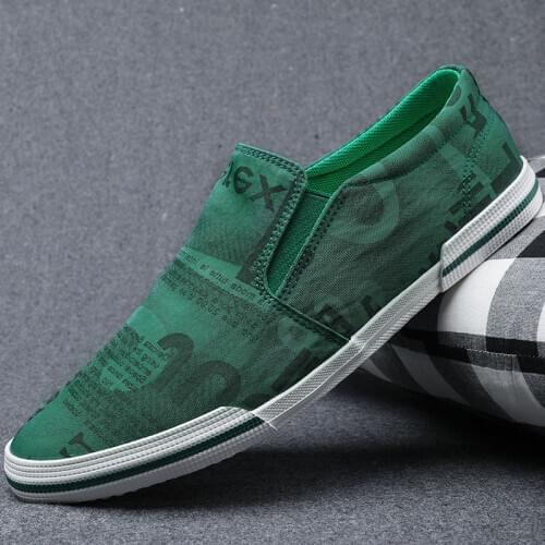 New Spring and Autumn Mens Canvas Shoes Summer Breathable Mens Sneakers Mixed Colors Slip on Fashion Mens Loafers