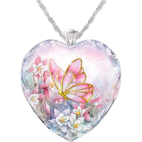 New Heart Shaped Crystal Glass Butterfly Flower Pendant Womens Necklace New Fashion Metal Animal Accessories Party Jewelry