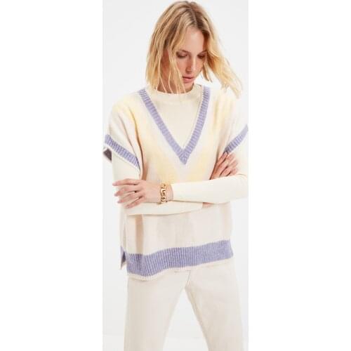 Trendyol With Color Block V-Neck Knitwear Jumper TWOAW22BZ0018