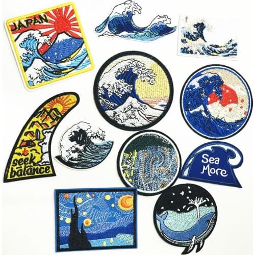 1Pcs Japan Artist The Great Wave Off Kanagawa Sunrise Hill Mountains Embroidery Iron on Sew on Patch Brave Fighting Motif Emblem