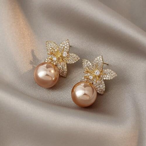 Vintage Fashion Small Pearl Shining Rhinestone Flower Zircon Inlaid Stud Earrings for Women Girls Simple Geometric Earrings 2021