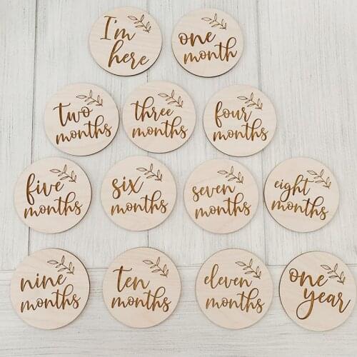 13pcs fine Monthly Milestone Discs Baby Shower Gift Wood Milestone Markers Photo Props