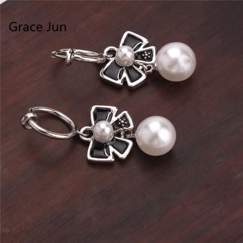 Korea Style Black and White Color Enamel Simulated Pearl Bowknot Shape Clip on Earrings Non Pierced for Women Party Bijouterie