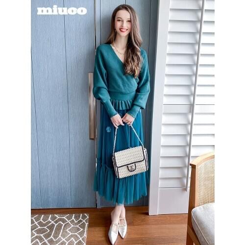 Overlapping V Collar and waist lotus leaf top+Three dimensional flower net half skirt suit for women 2021 High Top Quality