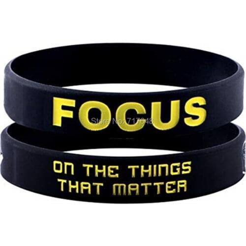 100pcs Inspirational Quote FOCUS on the things that matter wristband silicone bracelets free shipping by ePacket A