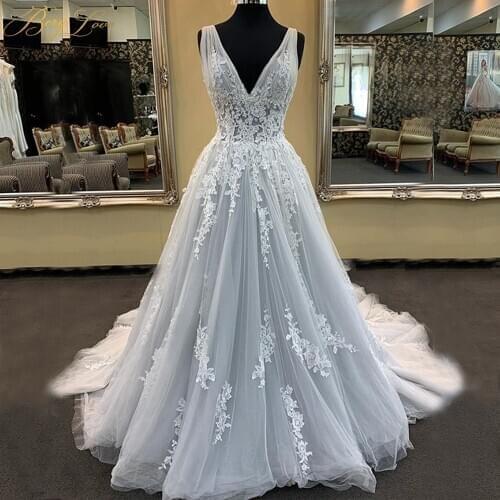BeryLove Sexy Ivory Grey Tone Wedding Dress 2019 Tulle Appliqued Lace V neck Pleated A line Bridal Dress Bride Marriage Illusion