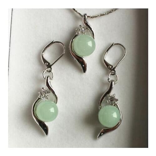 Good 10mm green jade Pendant Necklace Earring Set AAA