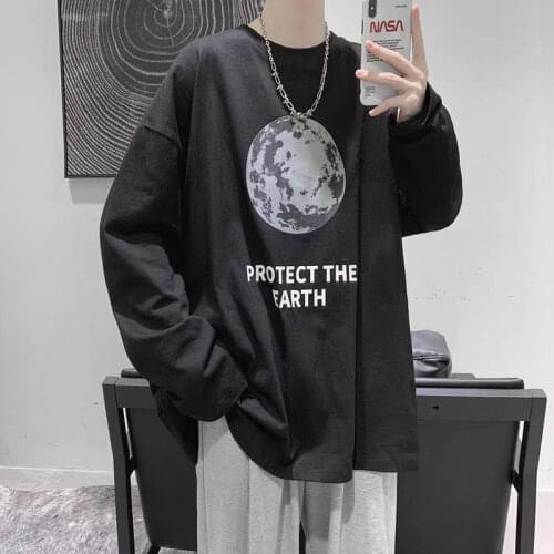 Long-sleeved t-shirt mens trend 2021 spring and autumn new earth print loose-fitting bottoms top