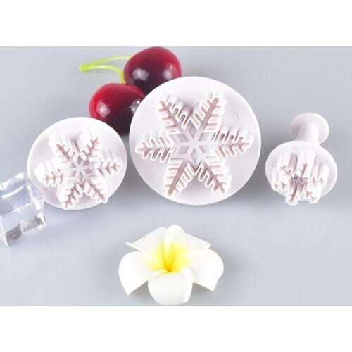 3pcs/set Christmas Snowflake Cookie Cutters Biscuit Mold Snow Cupcake Cake Decorating Tool Multi Purpose Plastic