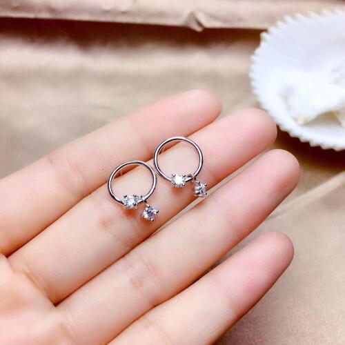 Moissanite Now the worlds most popular jewelry 925 Sterling silver, classic design, girl ear nails, fashion design