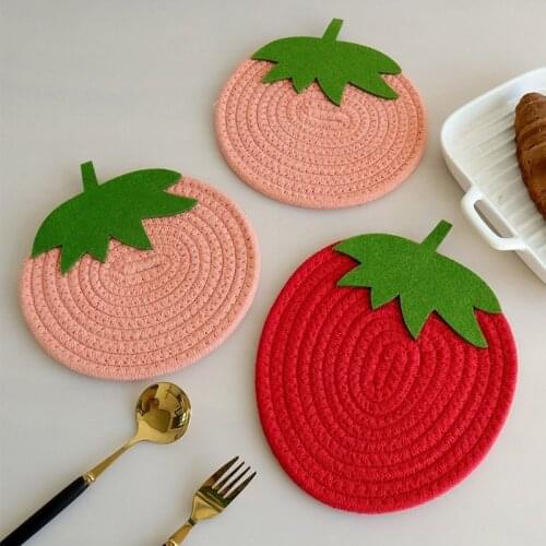 2pcs/pack Strawberry Placemats Cute Tablewares Mats Heat Resistant Cup Pads Table Decoration Collection Fruit Series