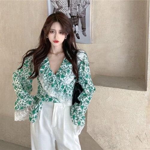 Retro Floral Lace Chiffon Shirt Women Summer French V-Neck Cross Short Shirt 2021 New Long Sleeve Fashion Blouse And Tops zh737