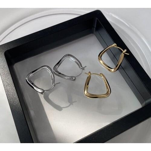 Korean geometric U-shaped ear buckle female fashion temperament Hong Kong style earrings simple atmosphere trend ear jewelry