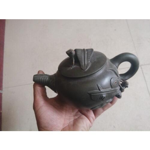 Old Chinese Handcraft Enameled YiXing Zi Sha Clay (blue stoneware) Teapot ,three Frogs ,with mark,Free shipping
