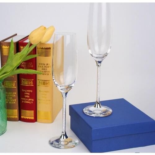 Oh Trend Wedding Champagne Glasses Custom Bride And Groom Toasting Champagne Glasses Home Kitchen Personalised Champagne Flutes