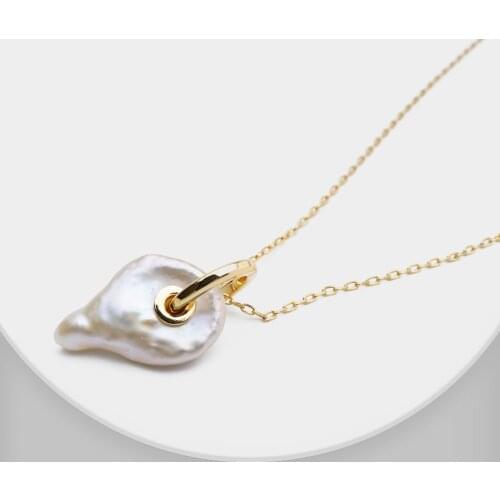 Amorirta boutqiue J8 Trendy natural pearl heart pendant thin chain fashion women necklace