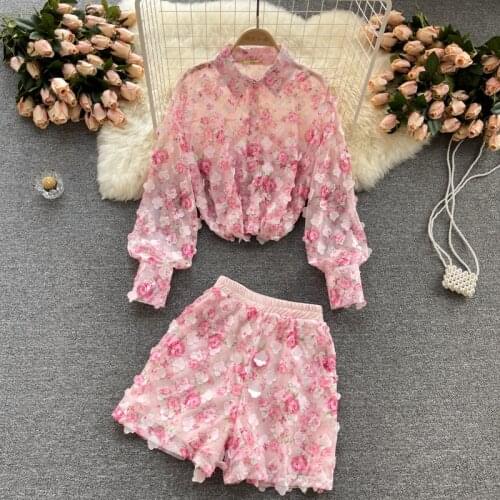 Womens summer long-sleeved shirt design niche three-dimensional flower sweet wide-leg shorts two-piece summer ladies