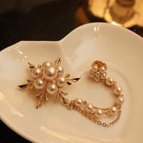 New Pearl Snowflakes Brooch Imitation Gold Color Long Chain Brooches Pins For Women Party Wedding Jewelry Accessories