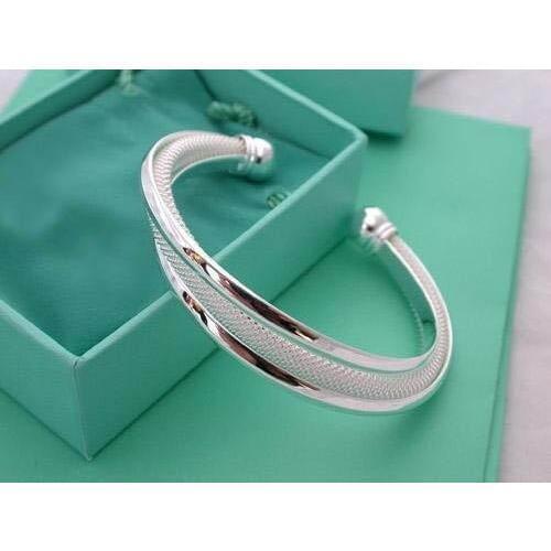 Free Shipping Wholesale S925 Sterling Silver color Bracelet Fashion Jewelry Bracelet. Silver color bracelet. Super price RM10