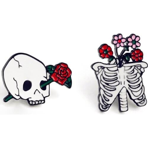 Red Rose Skull Enamel Pins Gothic Punk Rose in Eye and Skeleton Romance Brooches Clothes Lapel Pin Badge Halloween Jewelry Gifts