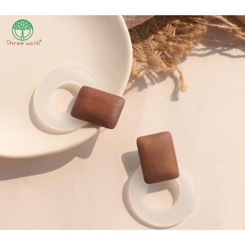 Fashion White Round Wooden Acrylic Earrings For Women Statement Stitching Geometric Drop Earrings Party Jewelry Gift