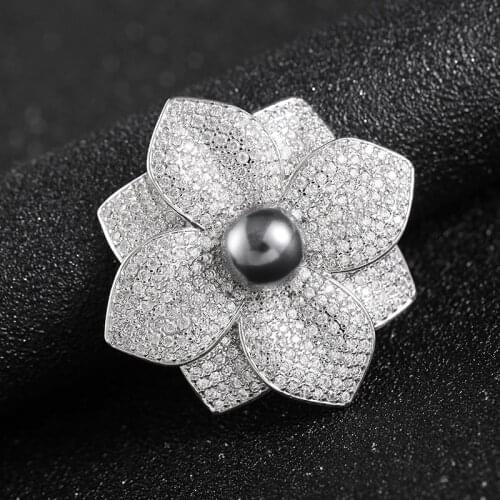 Beautiful Rhinestone Flower Brooch Fashion Vintage Brooches Pins Elegant Floral Romantic Women Dress Coat Accessories Gifts
