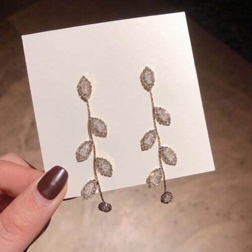 UILZ Luxury Gold Color Plated Leaves Earring Delicate Micro Inlaid Cubic Zircon Stud Earrings for Women Wedding Jewelry Pendant