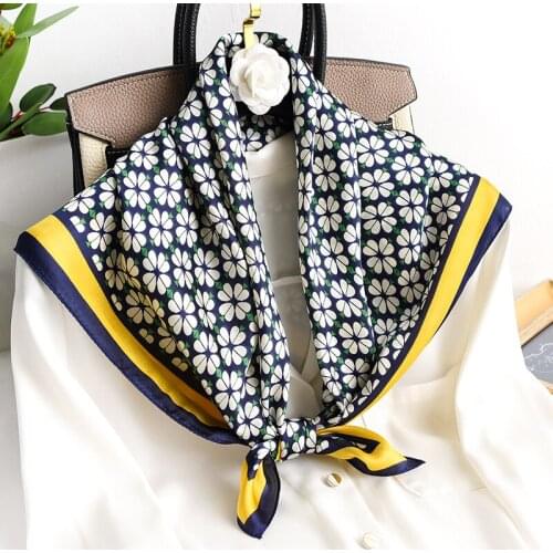 2021 Korean Popular Kerchief New Style Printing Small Scarves For Womesummer Sunscreen Beach Towel Winter Fashion Warm Shawl