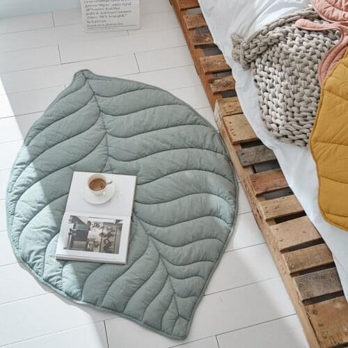 Scandi Cotton Dog Mat Leaf Shaped Bed Mats for Dogs Cat Pet Rabbit Play Games Floor Pad Rug Dog Supplies Accessories for Dogs