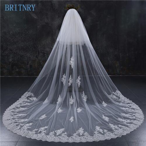 BRITNRY Ivory Wedding Veil with Comb Lace Appliques Bridal Veil Two Layer Blusher Veil Cheap Long Veil Wedding Accessories