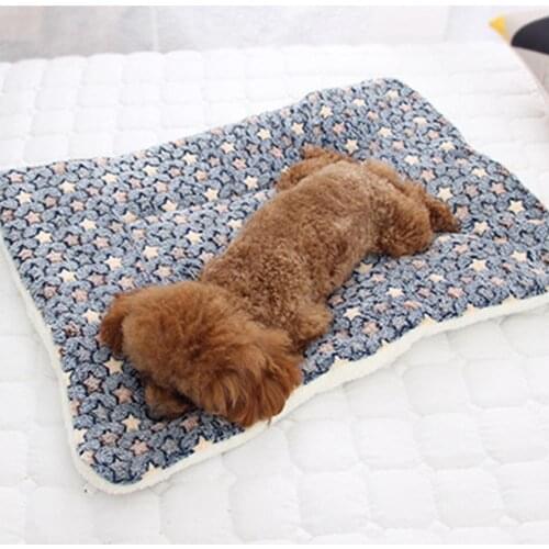New Sale Pet Soft Blanket Winter Dog Bed Mat Foot Print Warm Sleeping Mattress Small Medium Dogs Cats Coral Fleece Pet Supplies